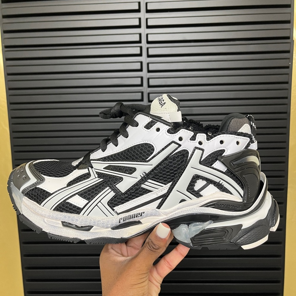 BALENCIAGA RUNNERS - Picture 3 of 6